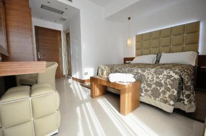 OC Hotel - image 11