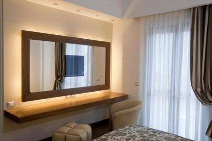 OC Hotel - image 2