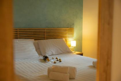 Romerooms - image 7
