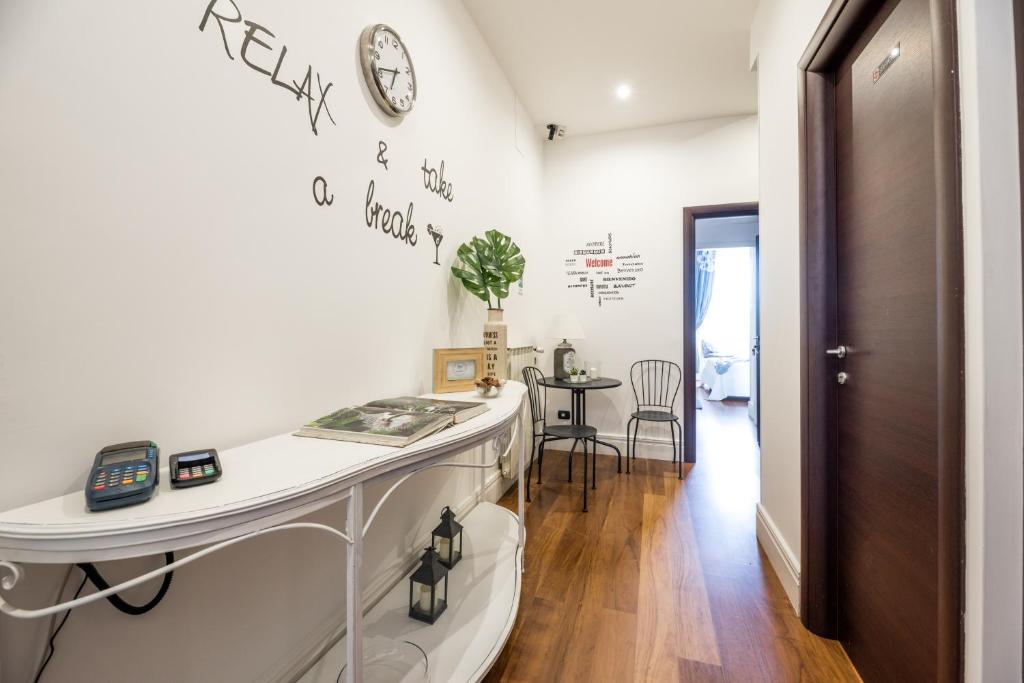 Suite 36 - NEW OPENING - image 7