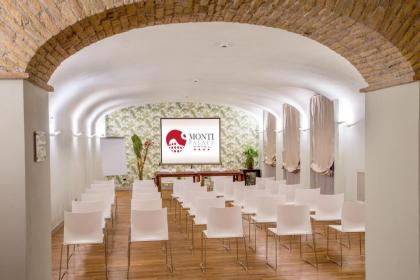 Monti Palace Hotel - image 16