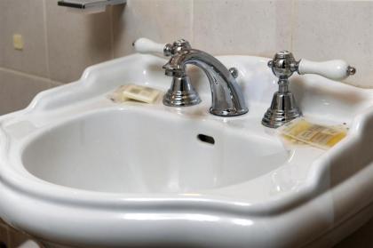 B&B Alexander - image 19