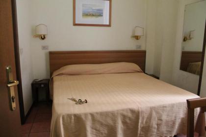 Hotel Pomezia - image 16