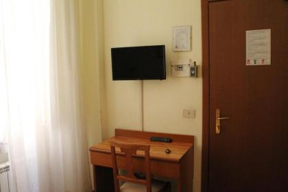 Hotel Pomezia - image 9