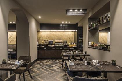 Rome Style Hotel - image 13