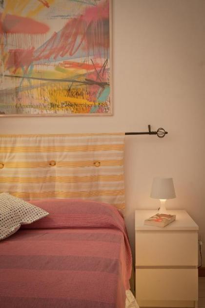 Opera Inn Suites - Rooms and Apartments - image 15