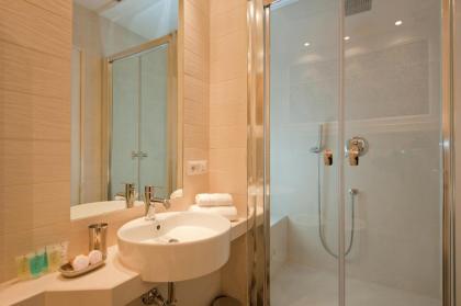 Little Queen Suite - image 14