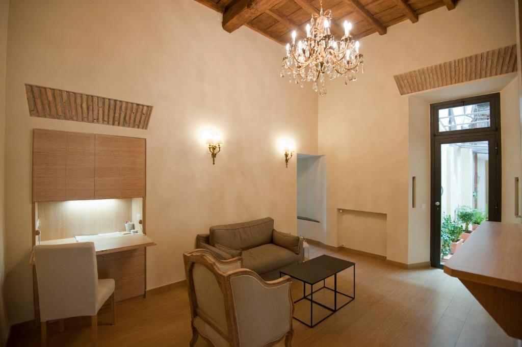Little Queen Suite - image 7