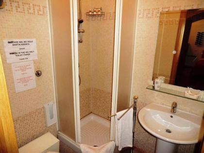 Caesar's Rooms - image 10