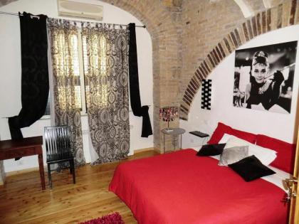 Caesar's Rooms - image 11