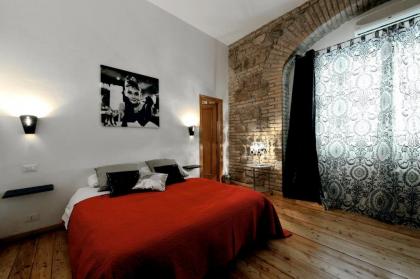 Caesar's Rooms - image 17