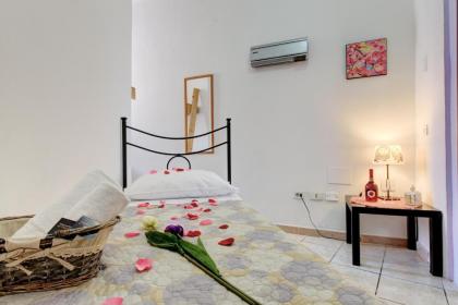 In the Center Guesthouse - image 10