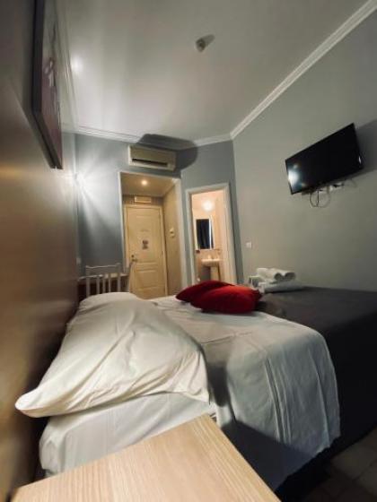 Freedom Traveller Hostel - image 18