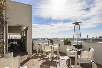 The Independent Hotel - image 15