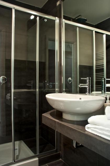 Roma Naif Rooms - image 17