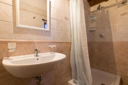 Country Apartments - image 23
