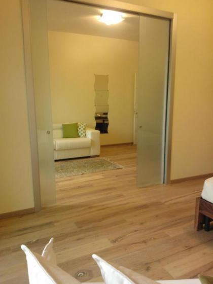 Demi's home - image 6