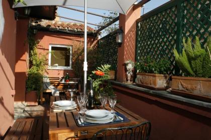 Flavia Rooftop Apartments - image 7