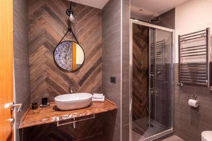 DownTown Boutique House - image 12