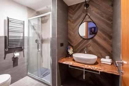 DownTown Boutique House - image 25