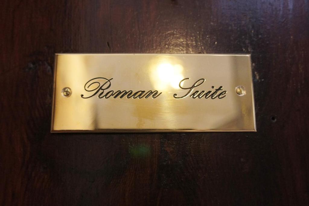 Roman Suite - main image