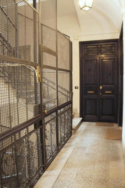 Roman Suite - image 18