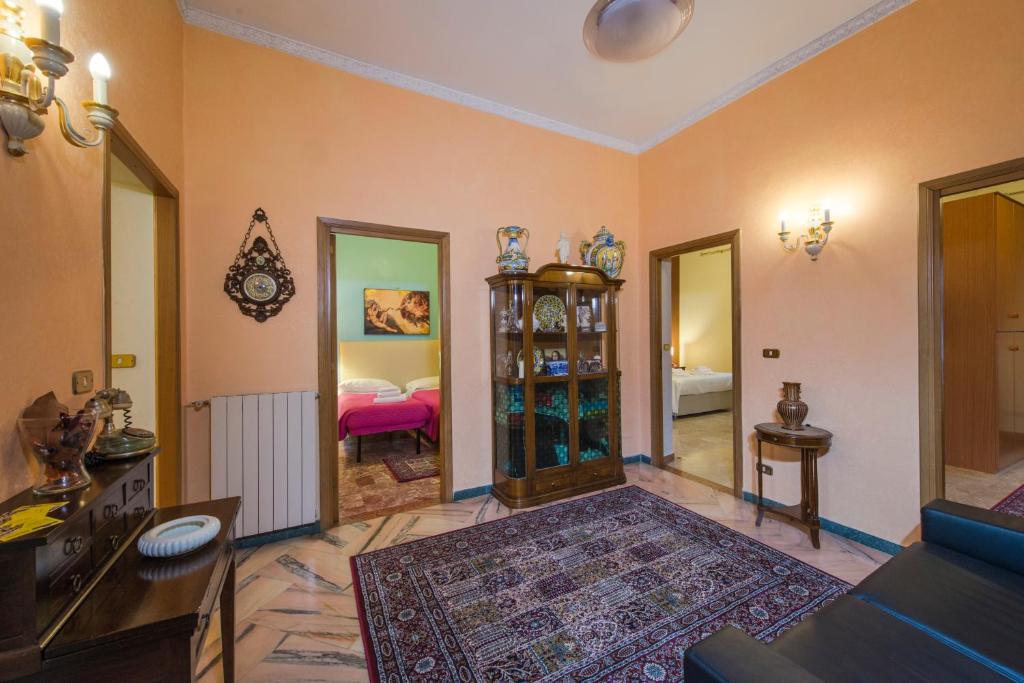 House Montebello - image 6