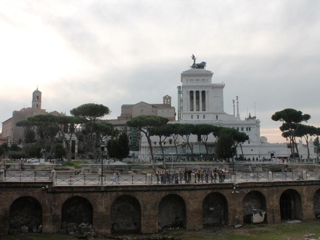 Roman Forum Holiday Fori - image 4