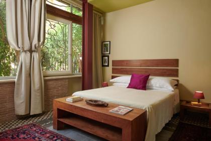 Palm Gallery Hotel - image 9
