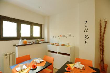 Honey Rooms - image 12