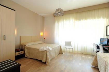 Honey Rooms - image 18