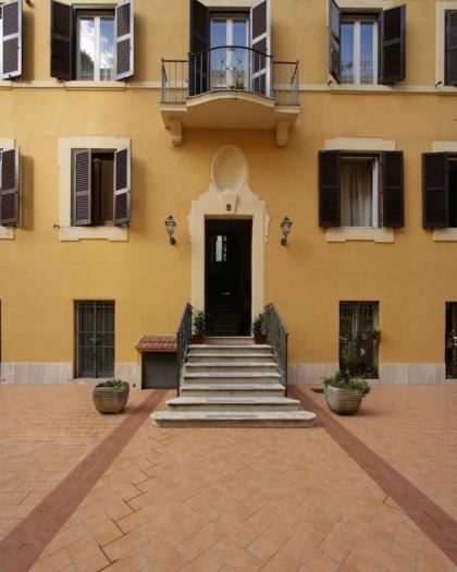 Vatican Holiday - image 11