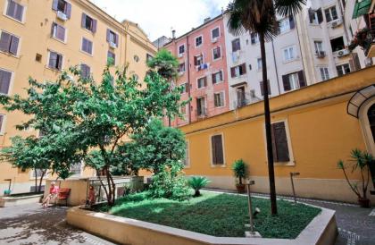 San Pietro's Home - Guesthouse - image 14