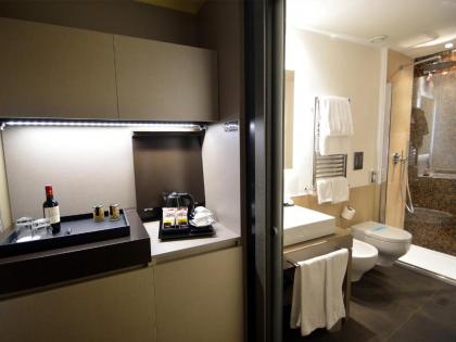 Quirinale Luxury Rooms - image 16