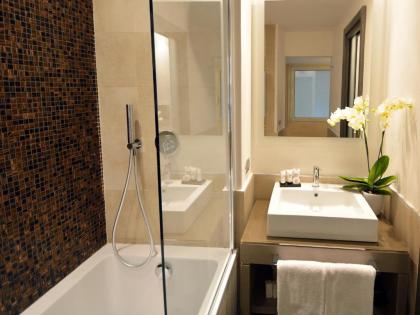 Quirinale Luxury Rooms - image 9