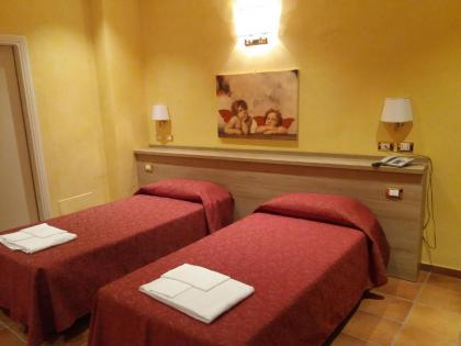 Casa Di Santa Francesca Romana a Ponte Rotto - image 1