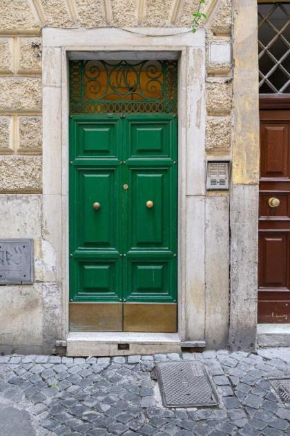 Navona & Pantheon Cozy Apartment - image 11