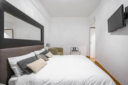 Navona & Pantheon Cozy Apartment - image 12