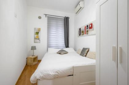 Navona & Pantheon Cozy Apartment - image 9
