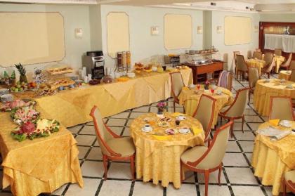 Romulus Hotel - image 15