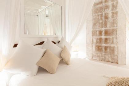 Piazza Navona White Penthouse - image 15