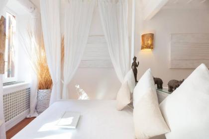 Piazza Navona White Penthouse - image 2