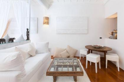 Piazza Navona White Penthouse - image 4