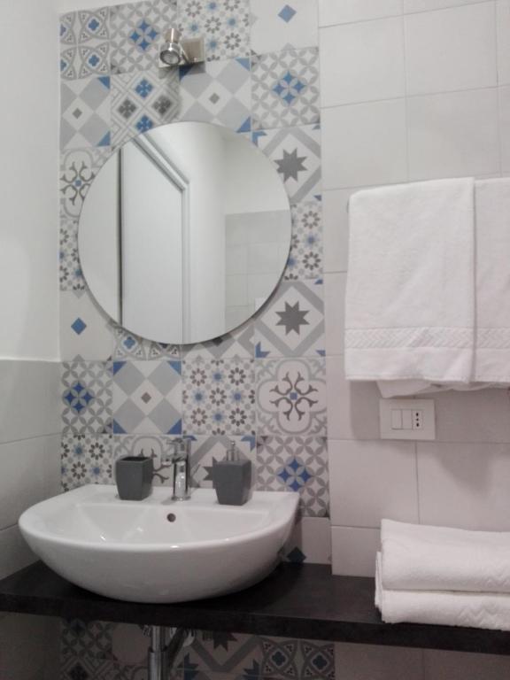 Domus Crescenzio - Guest House - image 5