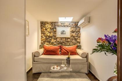 Pantheonview - Luxury Suites - image 12