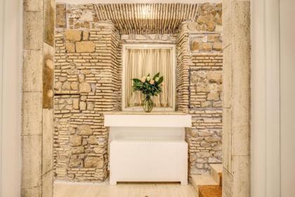Pantheonview - Luxury Suites - image 15