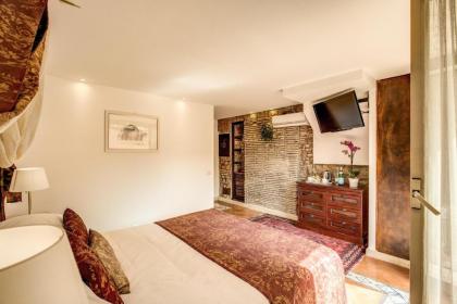 Pantheonview - Luxury Suites - image 4