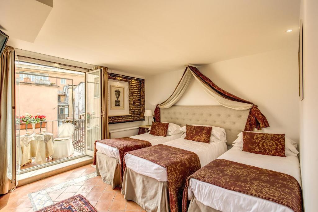 Pantheonview - Luxury Suites - image 5