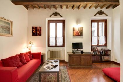 Stunning Pantheon Apartment - image 4