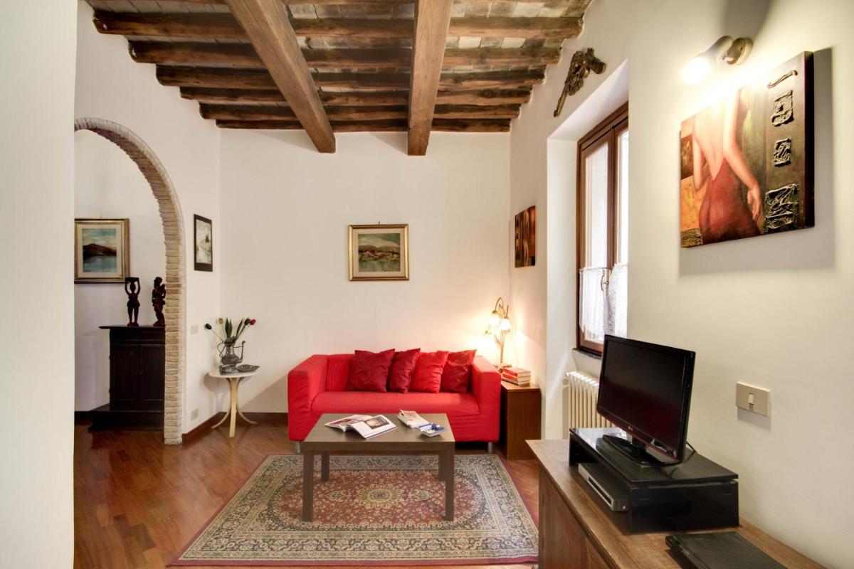 Stunning Pantheon Apartment - image 5
